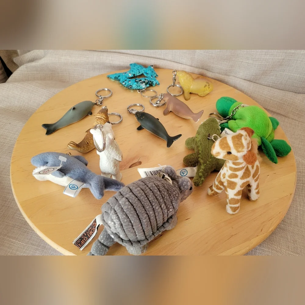 Vintage 1990's Lot of 12 Animal and Marine Life Key & Card Holders / Key Rings - Picture 13 of 16